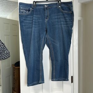 G.E.T Jean capris size 24